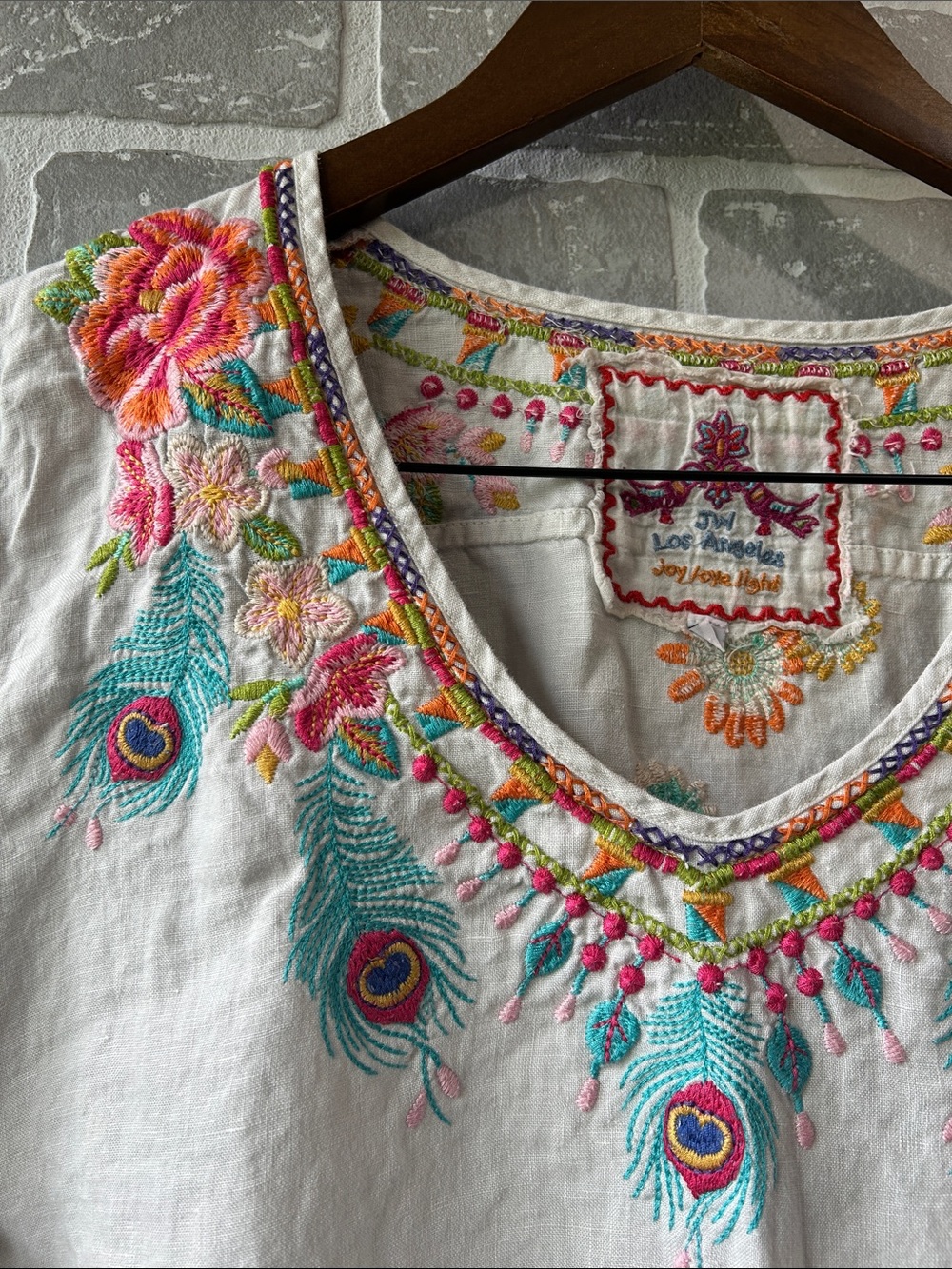 Johnny Was Linen Embroidered Blouse Peacock Floral Boho Light Gray Short Sleeve - Picture 3 of 7